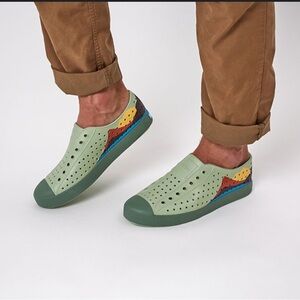 Native Shoes unisex design M5 or W7 slip on water shoes